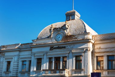Kragujevac, Sırbistan - 18 Temmuz 2016: Stara Livnica ilçe, üreticinin eski terk edilmiş Zastava fabrika Kragujevac, Sırbistan için. Harika bina