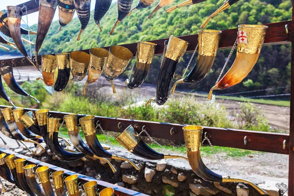 Georgische Souvenirs Horn Traditionelles Georgisches Gefäß Zum Trinken Von Wein — Stockfoto