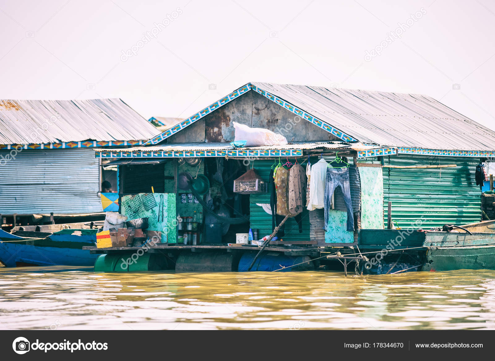 Homes Stilts Floating Village Kampong Phluk Tonle Sap Lake Siem