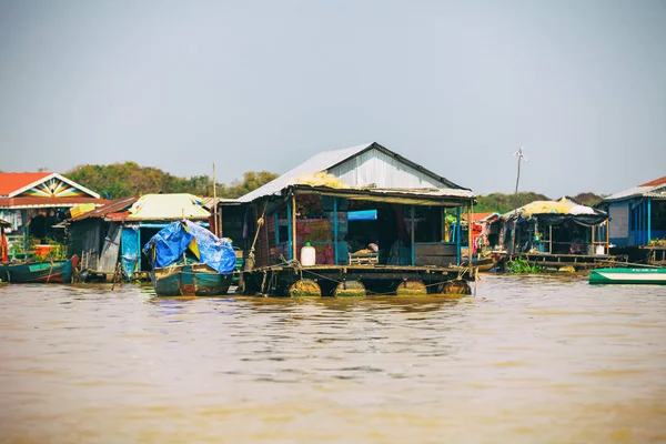 Casas Zancos Pueblo Flotante Kampong Phluk Lago Tonle Sap Provincia — Foto de Stock