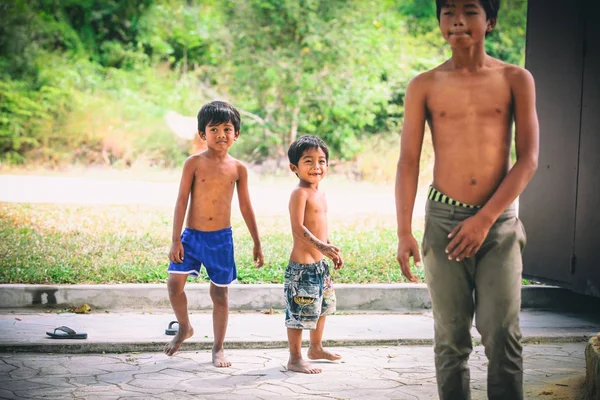 Sihanoukville Cambodia January 2015 Cambodian Kids Play Slum Village Otres — Stock Photo, Image