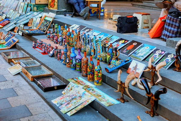 Ponte seca Mercado de pulgas em Tbilisi vende Jóias, prata — Fotografia de Stock