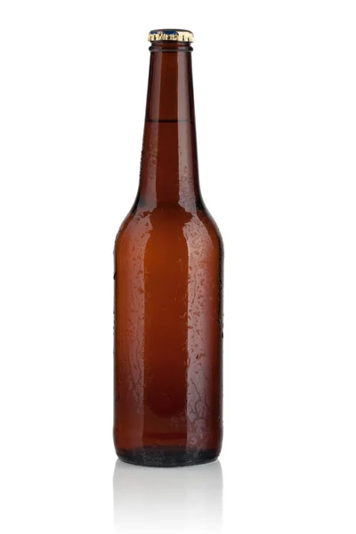 Botella de cerveza con gotitas de agua — Foto de Stock