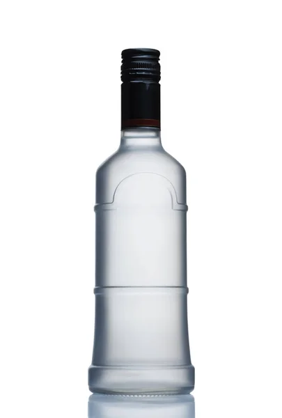 Bouteille de vodka verre givré — Photo