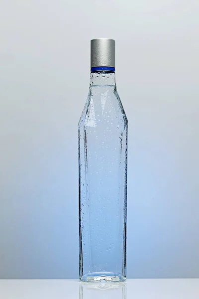 Chlazená láhev vodky — Stock fotografie