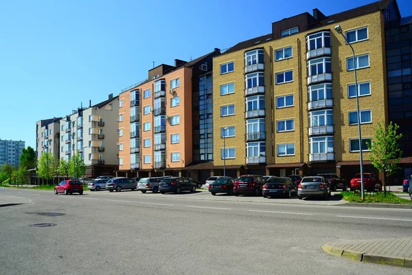 Vilnius cidade Pasilaiciai distrito casas residenciais em Baltrusaicio rua — Fotografia de Stock