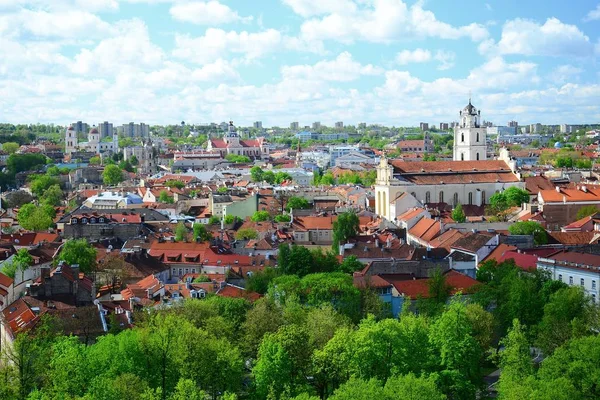 View to the Vilnius city from Gediminas castle hill — Stock Photo, Image