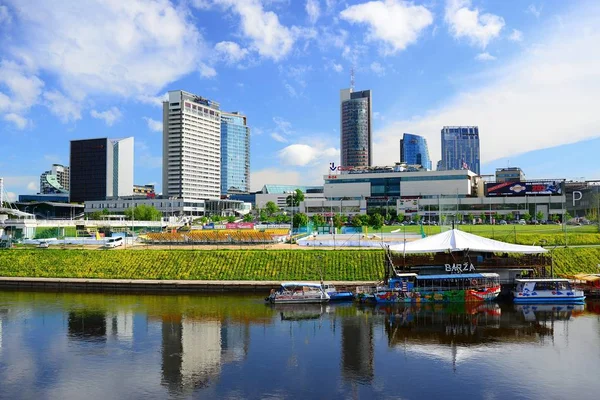 Vilnius Stadtblick von neris River Board — Stockfoto