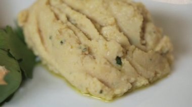 Humus ekmek sopa ile