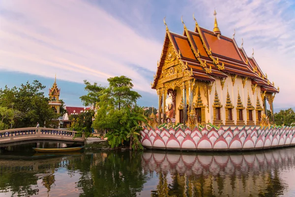 Koh Samui - templet på vattnet Stockfoto