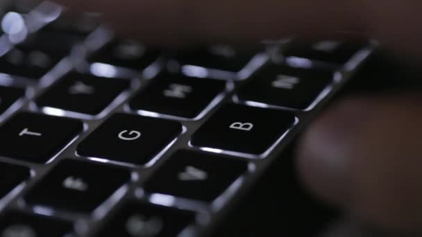 Sequência - digitação com um teclado - tiros diferentes - detalhes próximos - botões de pressão tipo mão — Vídeo de Stock