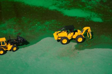 Yeşil bölge inşaat nehrin akıntıya karşı koymak iki Stapler.