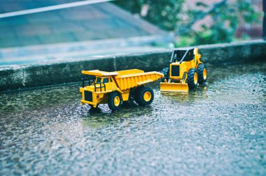 Forklift ve kamyonlar için kentsel yeniden yapılanma aşamasındadır.