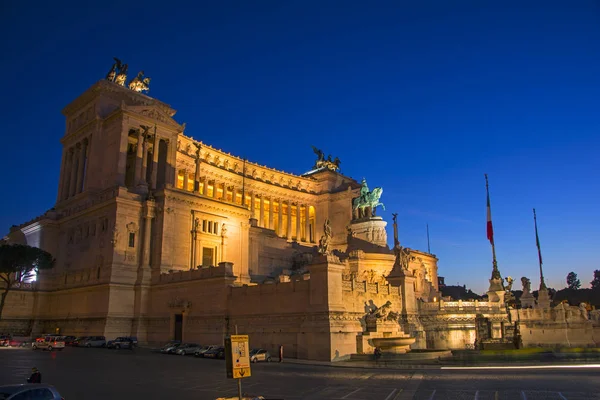 Altare della patria som natt - Rom, Italien — Stockfoto