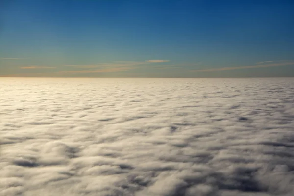 Aeriel Vista Nuvens Brancas Céu Azul Cima Avião — Fotografia de Stock