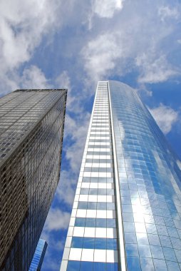 Manhattan gökdelenlerin düşük açılı görünüş