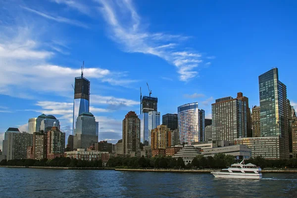 De skyline van de stad van New York City, Verenigde Staten van Lower Manhattan — Stockfoto