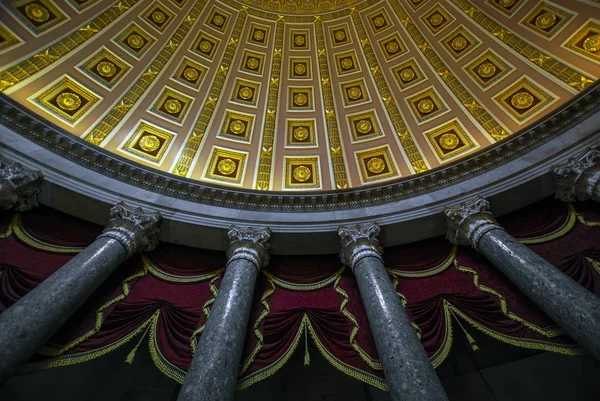 Washington, D.C.USA - 04 de agosto de 2012: colunata no National Statuary Hall no Capitólio — Fotografia de Stock