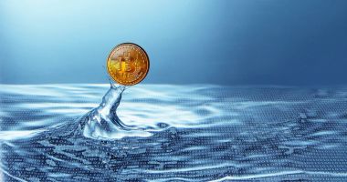 girdap yaparak bilgi mavi denizden dışarı uçan altın bitcoin 3D çizimi