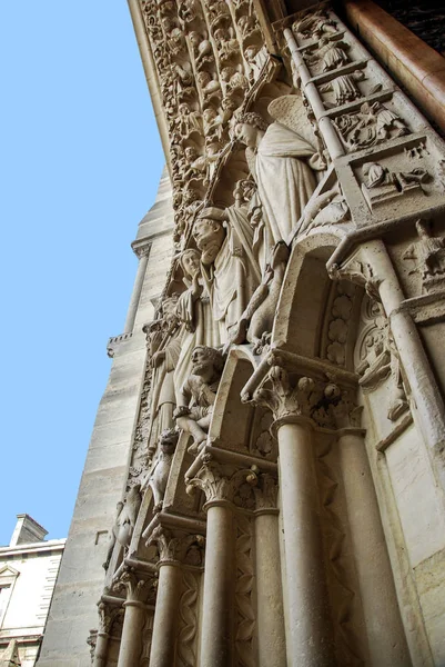 Смерть Ісуса Христа, розповів в різьбленням над двері під'їзду до собору Нотр-Дам, Париж — стокове фото