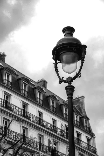 Lampadaire Vieil Immeuble Sur Fond Flou Paris France Architecture Parisienne — Photo