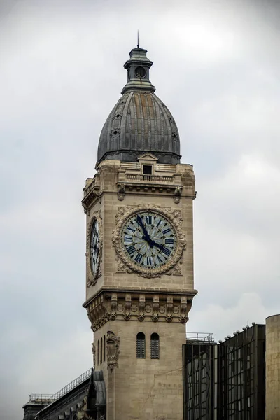 Ρολόι Πύργου Από Σταθμό Gare Lyon Mainline Σιδηροδρομικό Τερματικό Κτίριο — Φωτογραφία Αρχείου