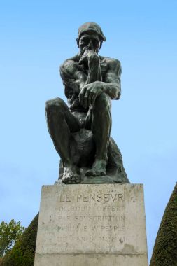 Paris, Fransa - 30 Eylül 2008: Hotel Biron Rodin Müzesi'nde Rodin tarafından düşünür