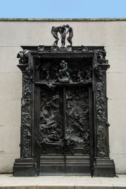 Paris, Fransa - 30 Eylül 2008: Cehennem Gates tarafından Auguste Rodin Musée Auguste Rodin yer alan