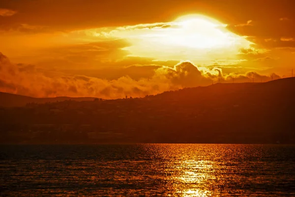 Sevan Gölü Ermenistan Üzerinde Güzel Gün Batımı — Stok fotoğraf