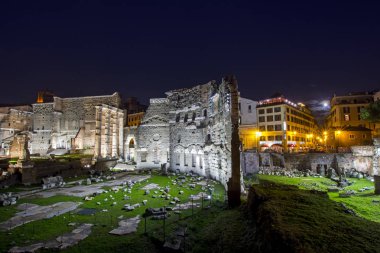 Roma, İtalya - 16 Kasım 2016: Augustus Forumu ve 