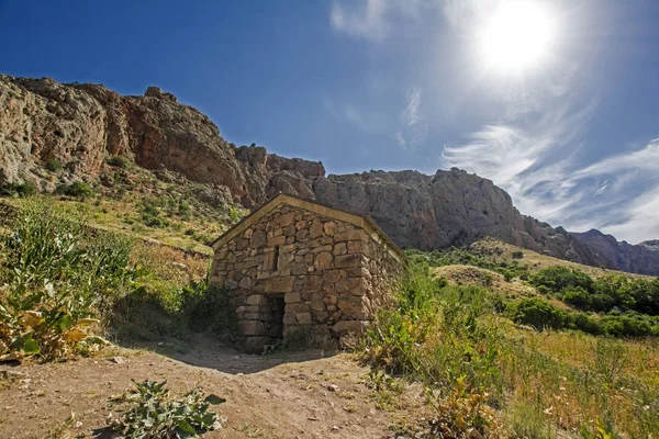Ancient stone sanctuary in Noravank Monastery, 13th-century, Vayots Dzor, Armenia — Stock Photo, Image