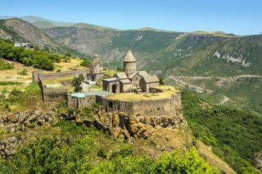 Ortaçağ Tatev manastır, Ermenistan, IX yüzyılda, büyük bina hakkında kilise st. Poghos ve Petros var. Manastır kaydedelim river canyon biri