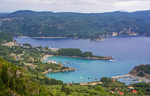 Όμορφη θέα στον κόλπο της Παλαιοκαστρίτσας, Κέρκυρα, Ελλάδα — Φωτογραφία Αρχείου