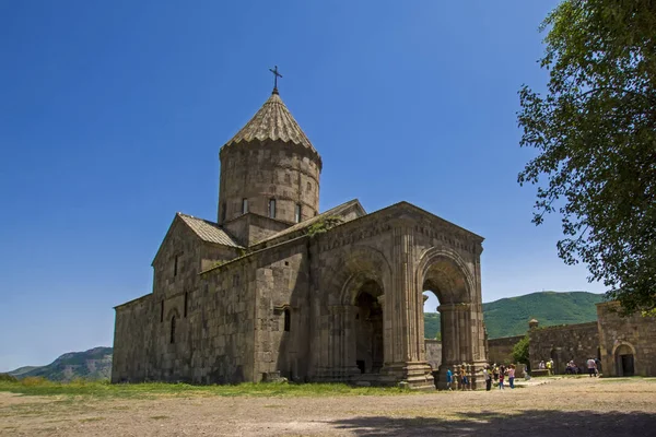 Medieval Tatev monastery, Armenia, about IX century, big building is church of st. Poghos and Petros. Monastery is above the Vorotan river canyon — Stock Photo, Image