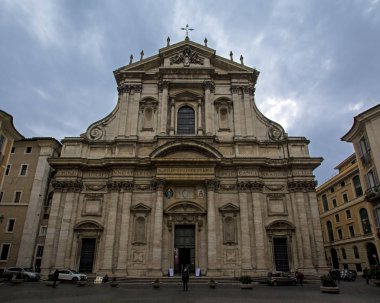 Rome, İtalya - 17 Kasım 2016: Sant'Ignazio Kilisesi, Church of St. Ignatius Loyola Campus Martius dramatik bulutlu gökyüzü altında cephe