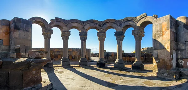 Zvartnots tapınağın benzersiz taş kalıntıları Panoraması 640th yıl. Reklam, Ararat dağı arka plan, Ermenistan üzerinde. Antik Mimarlık — Stok fotoğraf