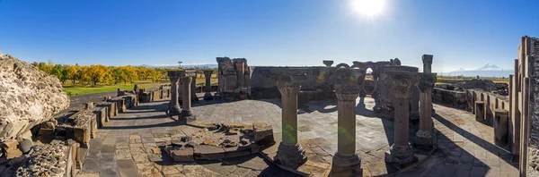 Zvartnots tapınağın benzersiz taş kalıntıları Panoraması 640th yıl. Reklam, Ararat dağı arka plan, Ermenistan üzerinde. Antik Mimarlık