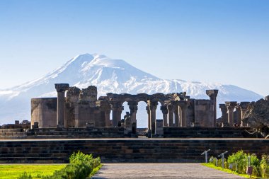 benzersiz taş Zvartnots tapınağın kalıntıları 640th yıl. Reklam, Ararat dağı arka plan, Ermenistan üzerinde. Antik Mimarlık