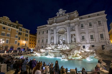 Rome, İtalya - 19 Kasım 2016: Roma Trevi Çeşmesi Fontana di Trevi geceleri. Roma'nın en ünlü çeşme Trevi's. Mimari ve Roma'nın Simgesel Yapı