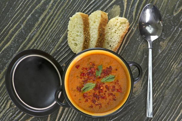 Pipkin Tomato Soup Wooden Table Bread Spoon View — Stock Photo, Image