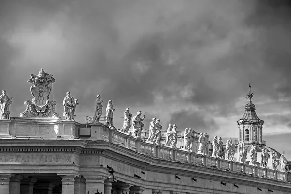 Крупний План Покрівлі Ларго Degli Alicorni Статуї Площі Святого Петра — стокове фото
