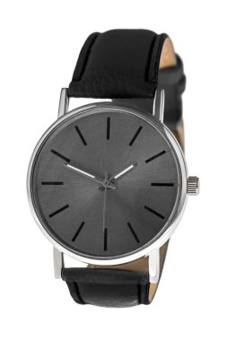 Krom kaplama metal kol saati Siyah kadran ve deri dikişli kelepçe beyaz zemin üzerine izole logolar kaldırıldı. Logo ve metin için kullanılabilir alanı