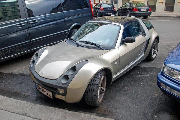 Wien Österrike Oktober 2007 Beige Smart Roadster Coupe Sportbilen Parkerad — Stockfoto