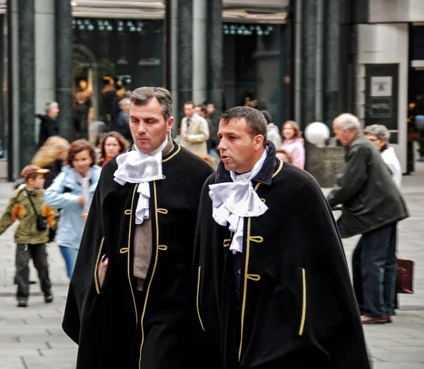 Vienna Oostenrijk Oktober 2007 Twee Mannen Traditionele Vintage Zwarte Kostuums — Stockfoto