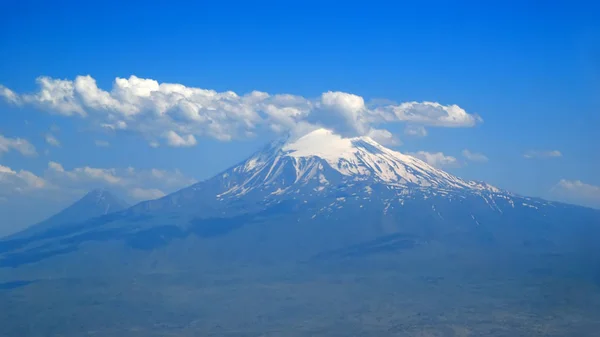 Montaña Ararat Con Nubes Vista Desde Avión —  Fotos de Stock