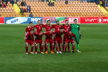 Yerevan (Vazgen Sarkisyan sonra Hanrapetakan Stadyumu), Ermenistan - 24 Mart 2018: futbol, Ermenistan (kırmızı) Rakip Estonya, 0 - 0, dostluk uluslararası maçları. Ermeni takım maçtan önce fotoğrafı