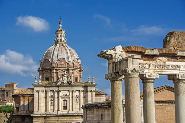 Cúpula Igreja Santi Luca Martina Ruínas Templo Vespasiano Tito Fórum — Fotografia de Stock