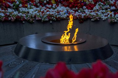 sonsuz alev içinde Tsitsernakaberd Anıt anıt Ermeni Soykırımı, Erivan, Ermenistan