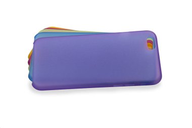 Beyaz arka plan üzerinde izole boş renkli koruyucu telefon silikon durumlar