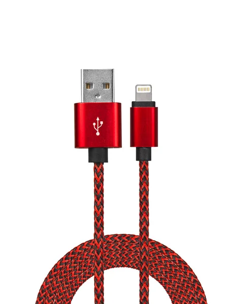 白色背景上隔离的带圆形增强电缆的电话用红色 Usb — 图库照片